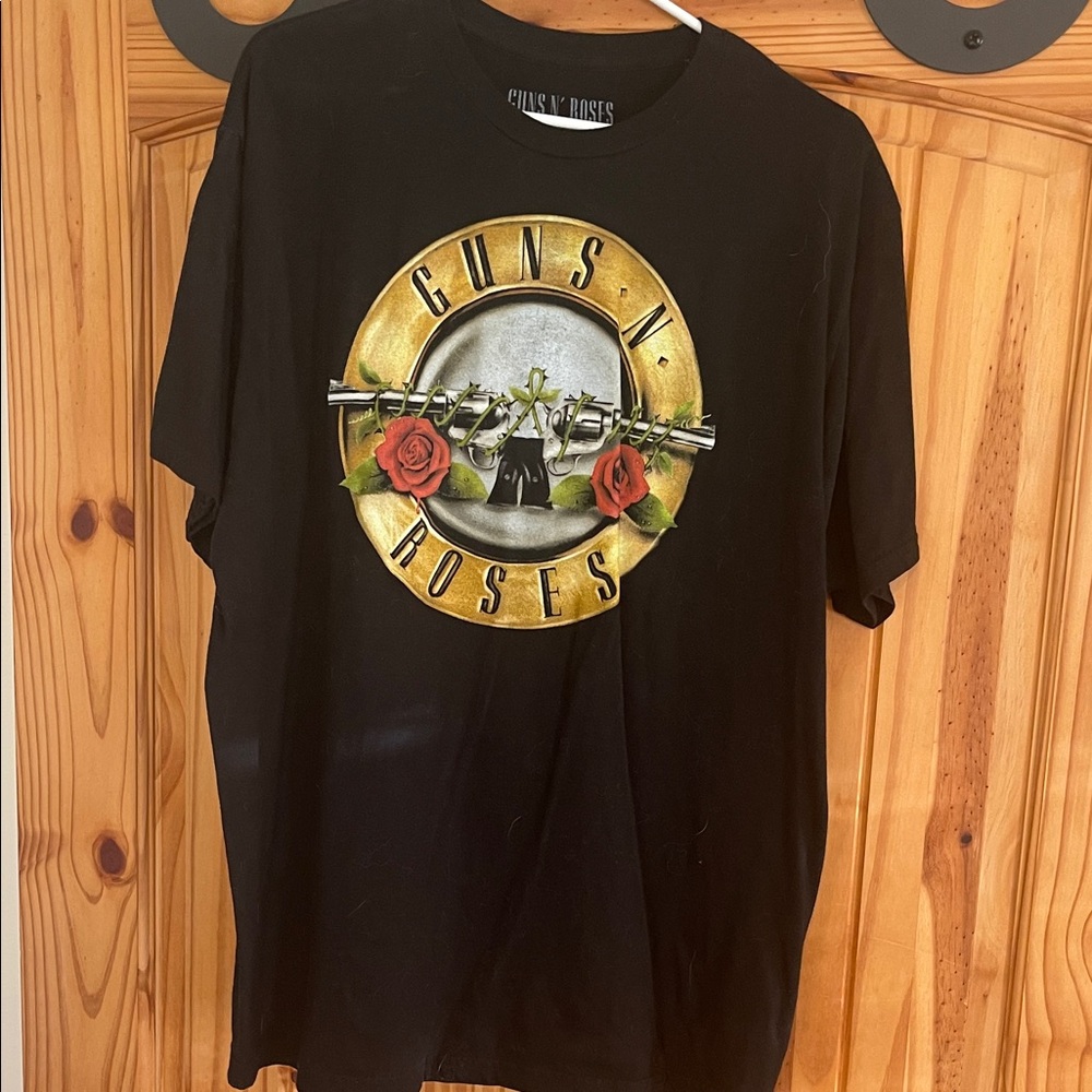 Guns N' Roses Black Short Sleeve Tee